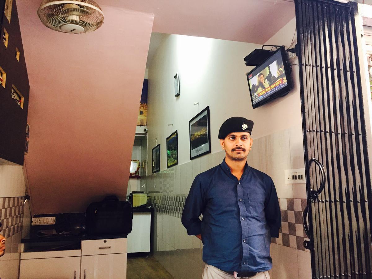 Hotel Ashirwad Udaipur Buitenkant foto