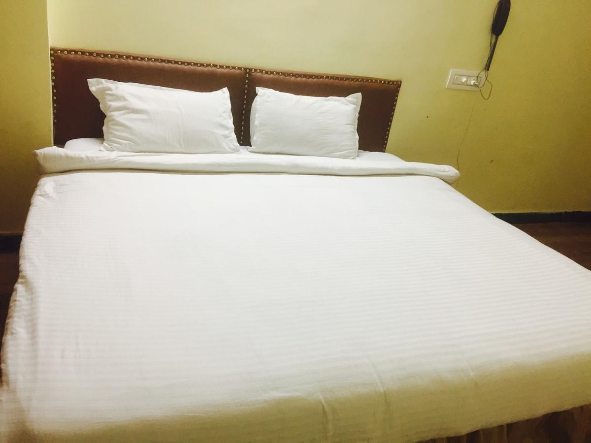 Hotel Ashirwad Udaipur Buitenkant foto